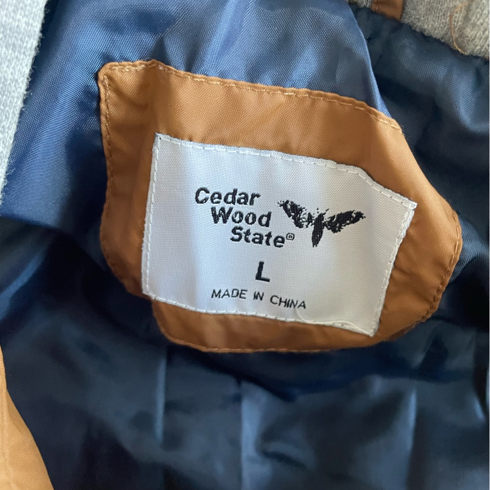 Puffer Vest - Picture 4 of 4